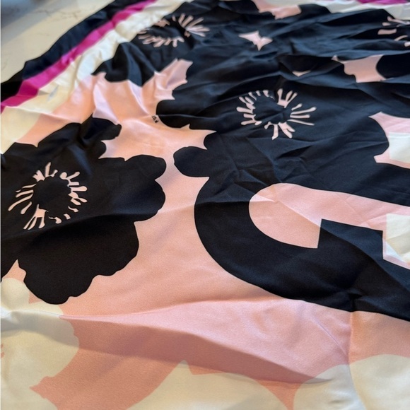 NWOT Furla Silk Made in Italy Printed Scarf Pink Black White Pattern - Picture 6 of 10